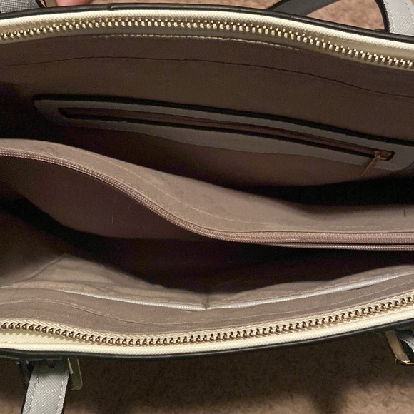 Flora & Co bag - Picture 3 of 4